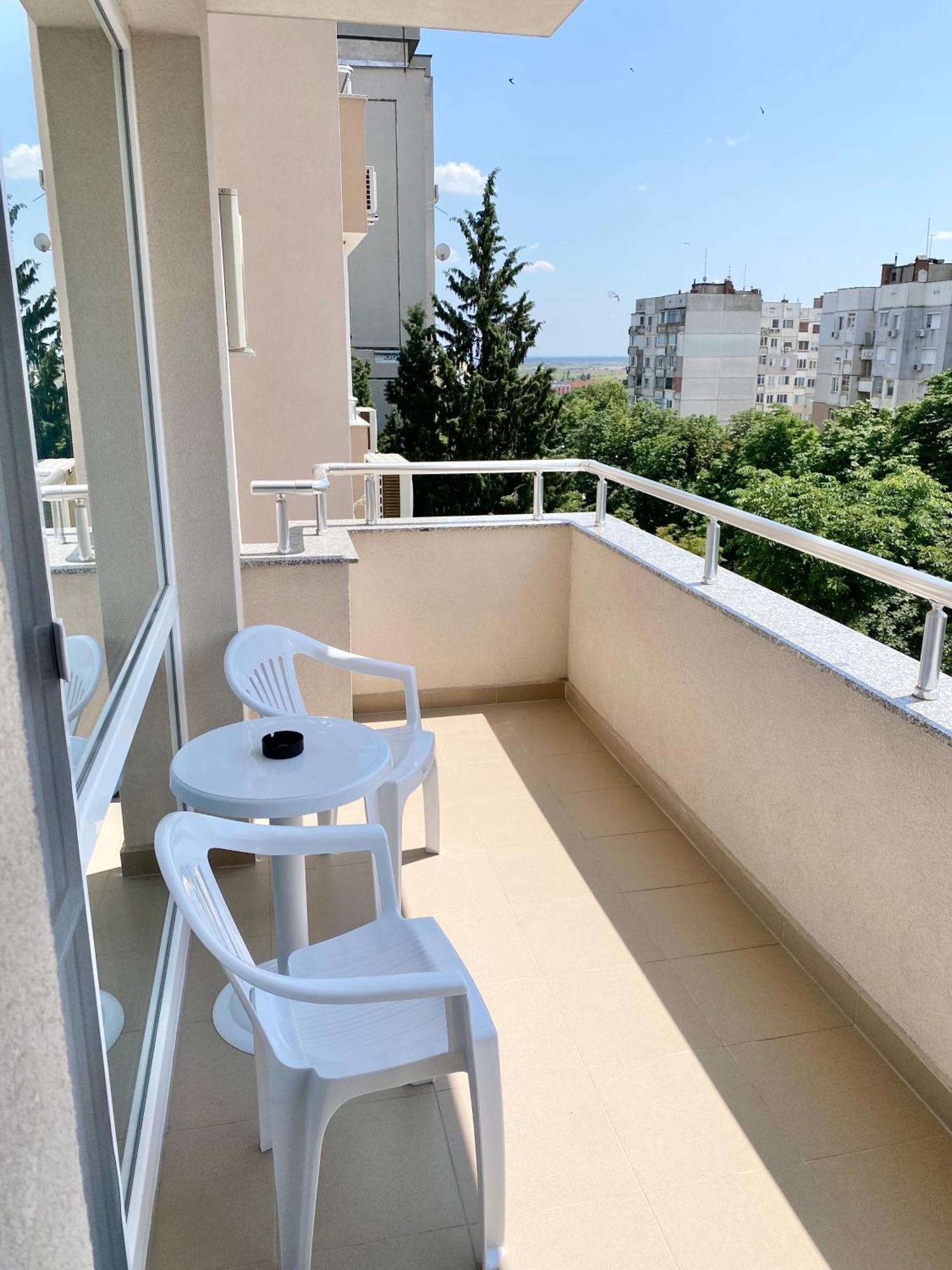 Colourful Apartment For 4 Guests And Free Parking Stara Zagora Eksteriør billede